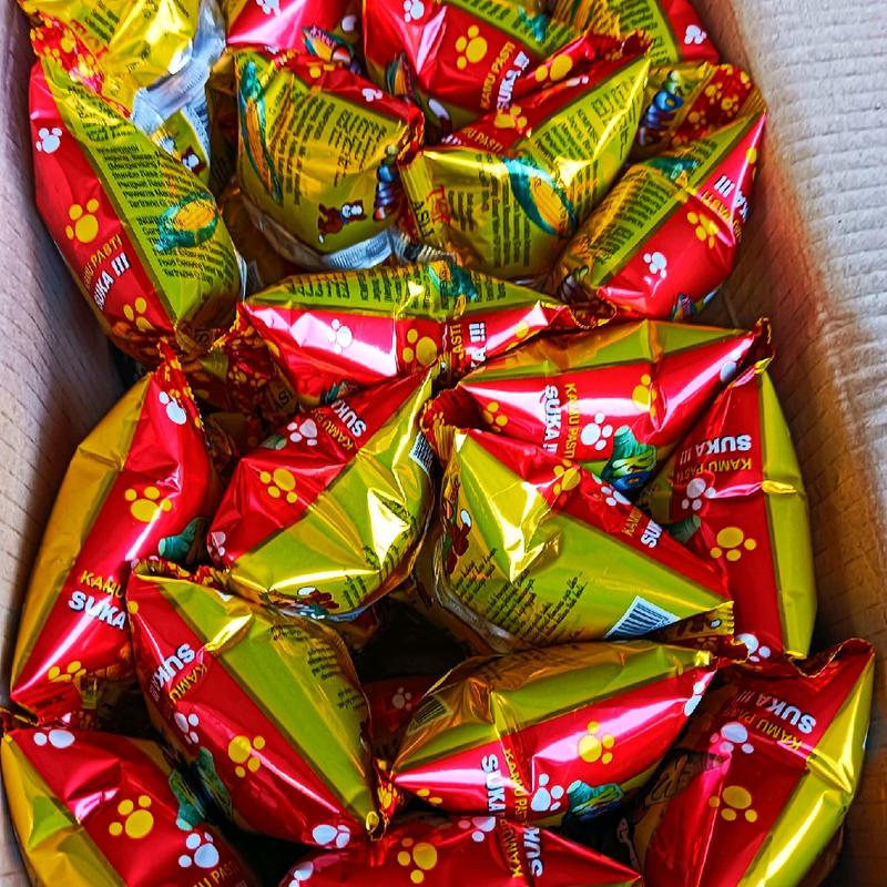 Snack Chiki Komo Berhadiah Uang Jika Beruntung | Jajanan Snack Ciki Jadul | Snack Ciki Rasa jagung Panggang Berhadiah Isi 40 pcs Perkarton 6