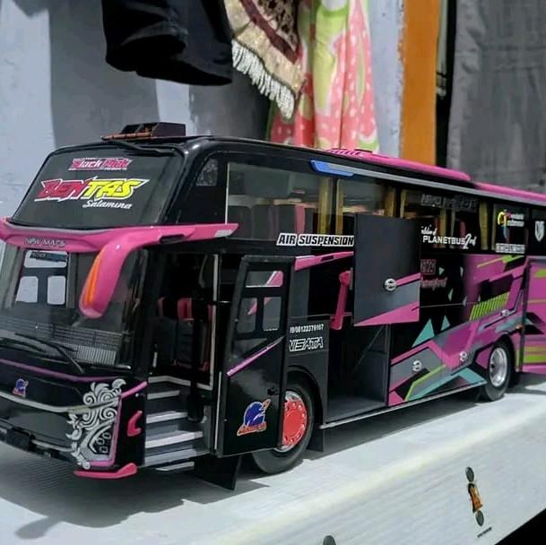 Miniatur bus black pink jb5 tungga jaya fariasi lampu leed kelap kelip Anak Hadiah Kado Mainan Toy 0