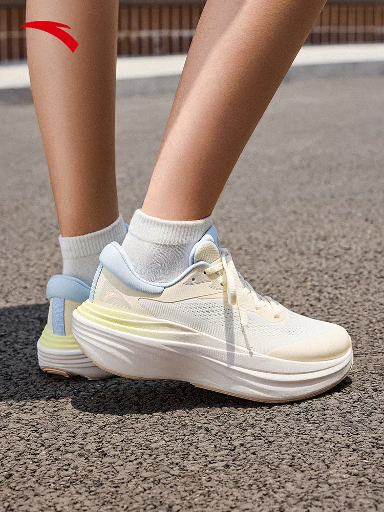 Reflective coconut shoe mesh sports soft soles running shoes VOMERO PREMIUM - D - SAIL/BLACK/COCONUT | Performance  main image 4