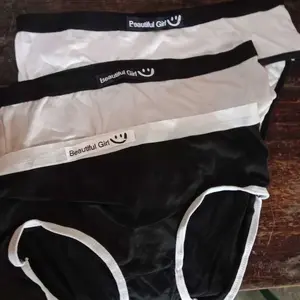Beautiful Girl Paket 3pcs Fashion CELANA Wanita One Piece Mulus Celana Briefs Elastis Seamless Mid Waist Wanita Hitam Putih