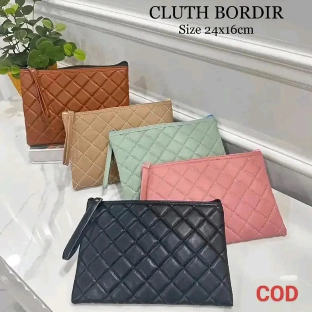 Tas Tangan Clutch Wanita Bordir Pesta Muat HP
