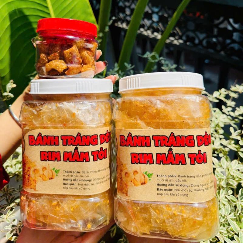 Bánh tráng trộn rim mắm tỏi nhà làm