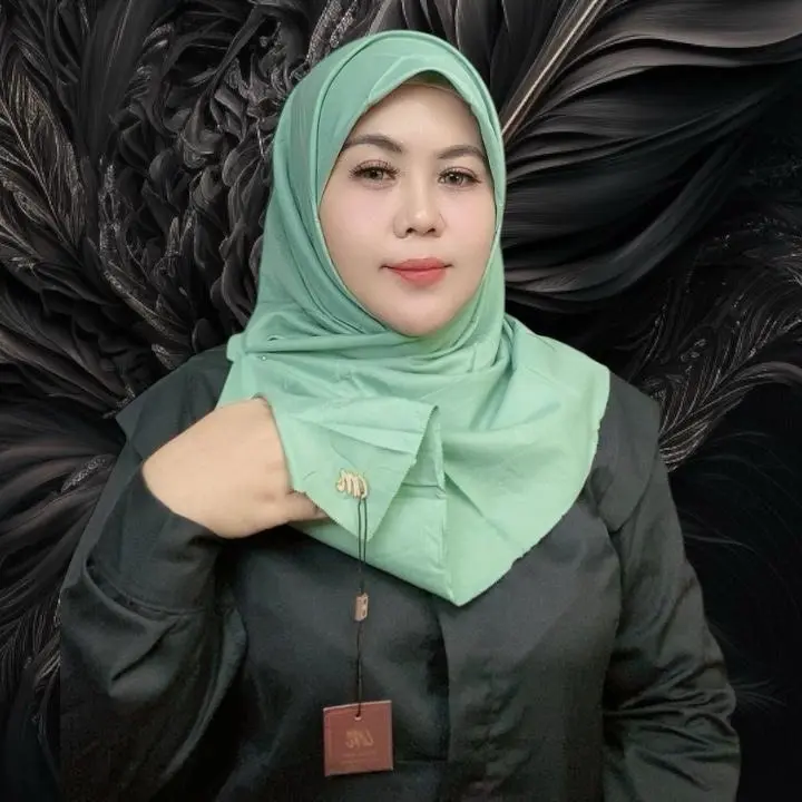 [PROMO]KERUDUNG  polos voal Miracle plain lc LOGO SWOROVSKI/hijab segi empat polos scarf voal miracle plain LC kemasan pouch Square Muslim Kerudung Basic