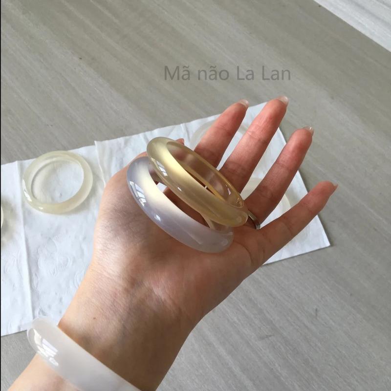 Vòng mã não tự nhiên loại cao băng mã não champagne bạch nguyệt quang ánh trăng Chalcedony màu nhạt dành cho nữ vip