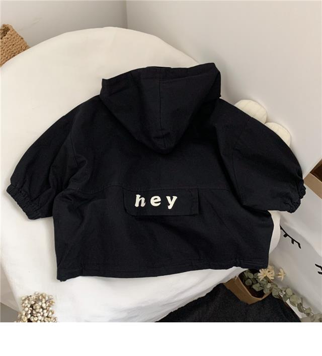 Product Introduction of Japanese and Korean styles~High quality Korean style children's letter hooded windbreaker for boys and girls, handsome coat for spring and autumn fashion children 4
