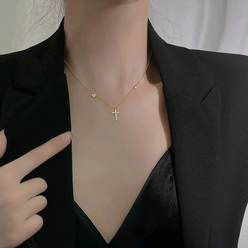 Kalung Wanita Titanium Liontin Salib Permata Love Dan Bintang Anti Karat Model Terbaru Style Korea