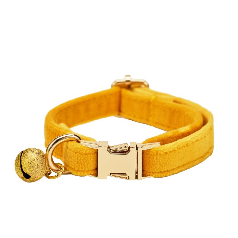 Collar Kucing Velvet Soft dengan Lonceng Emas & Buckle Ajustable | Soft Velvet Cat Collar with Gold Bell & Adjustable Buckle