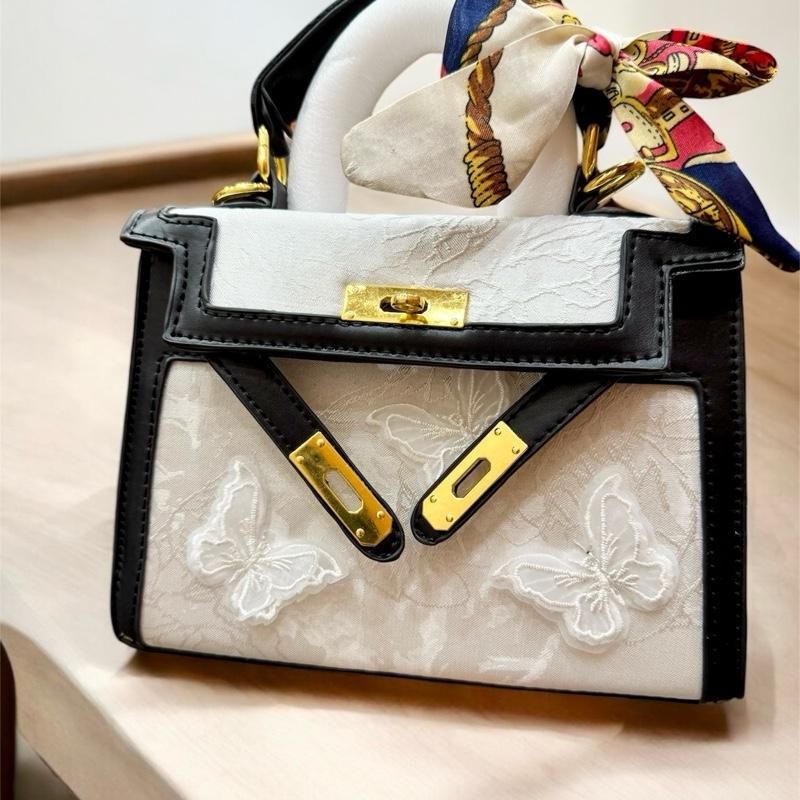 Túi Xách Nữ Túi Hm Size 19 Hoạ Tiết Bướm Thêu Sang Tặng Kèm Khăn Lụa - T30