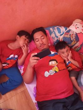 Product Review of Kaos Cewek Cowok Keluarga Ayah Anak Ibu Emon Collection Bahan Katun Lengan Pendek combed baju T-shirt Dewasa Merah Top Wanita Panjang Distro from v** l**t 0