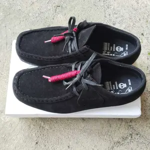 Walead And Sun - Sepatu Pria Wallabee Formal Kasual Material Full Suede Hitam Maroon Cream