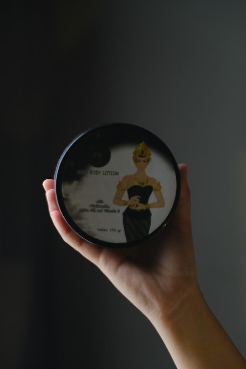 Product Introduction of Lotion Tubuh RYK Pemikat Dapt 3 Pot dengan Kandungan Niachinamade, Jojoba Oil, dan Vitamin E - Wajah, Mencerahkan, Tangan 1