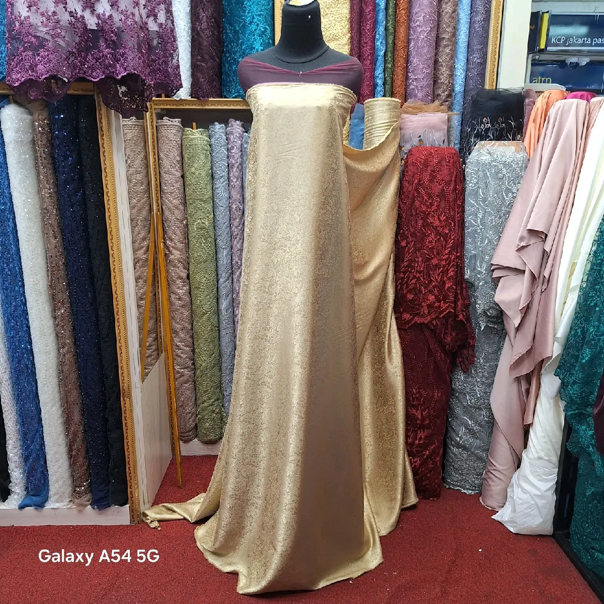 Bahan gamis jaguar silk bahan halus lembut dan tidak tipis( Harga ermeter 1m )