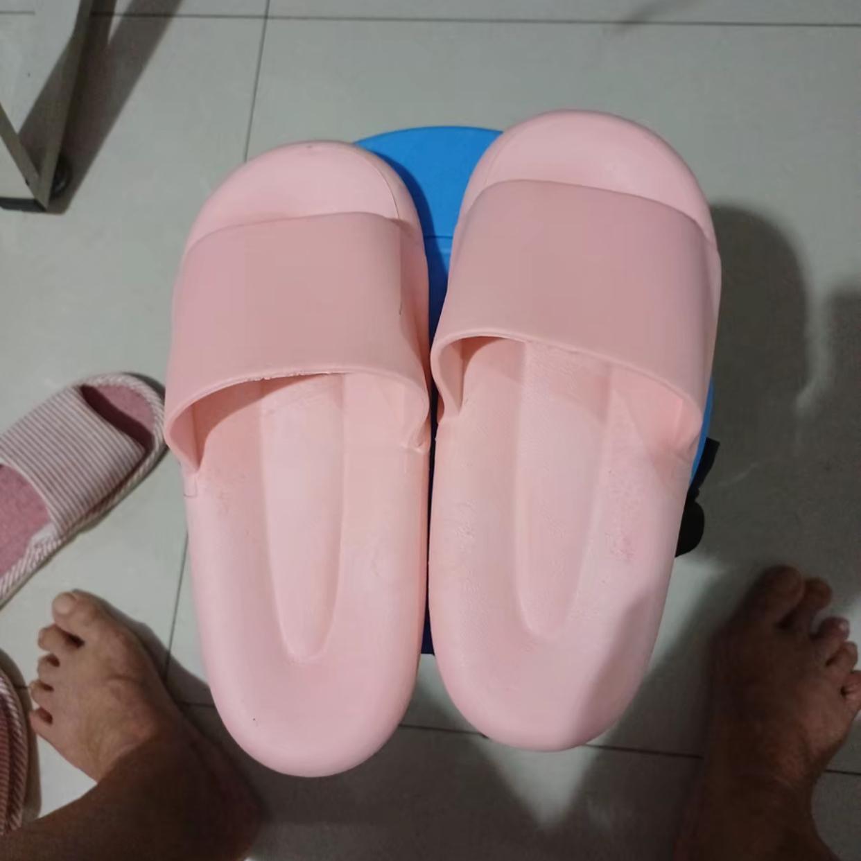 Sandal Luar Ruangan Musim panas Berbahan Karet EVA Anti Selip Sandal Dalam Ruangan Tahan Aus Sandal Luar Ruangan Wanita Nyaman Dipakai Dalam Satu Langkah Tahan Lama Anti Selip Dan Bernapas Tersedia Dalam Berbagai Warna