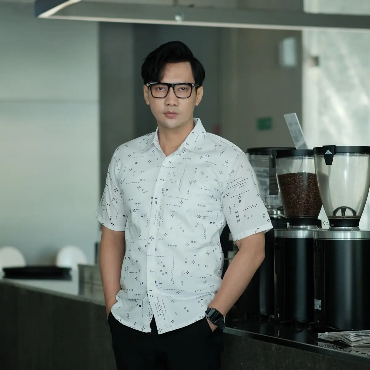 PURWAKA PUTIH Kemeja batik pria lengan Pendek furing full katun Slimfit halus Pendek