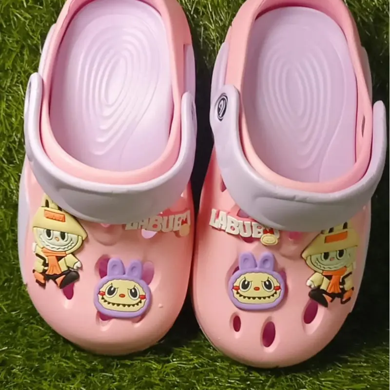 SANDAL ANAK PEREMPUAN BAIM DULUX LABUBU 636-1 (25_36)SANDAL KODOK PEREMPUAN YANG LAGI TRENDY Fashion Karet Sendal. 2