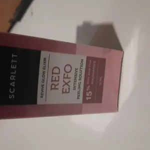 Scarlett Whitening Revive Glow Elixir Red Exfo Intensive Peeling Solution Wajah Perawatan Acid Pencerah Exfoliating Berminyak Hitam Hyaluronic Aging Perontok Muka