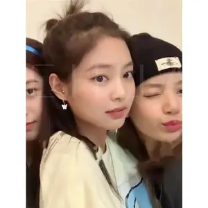 anting earing akrilik putih kupu acrylic blackpink jennie