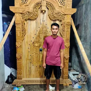 gapura pintu kelir