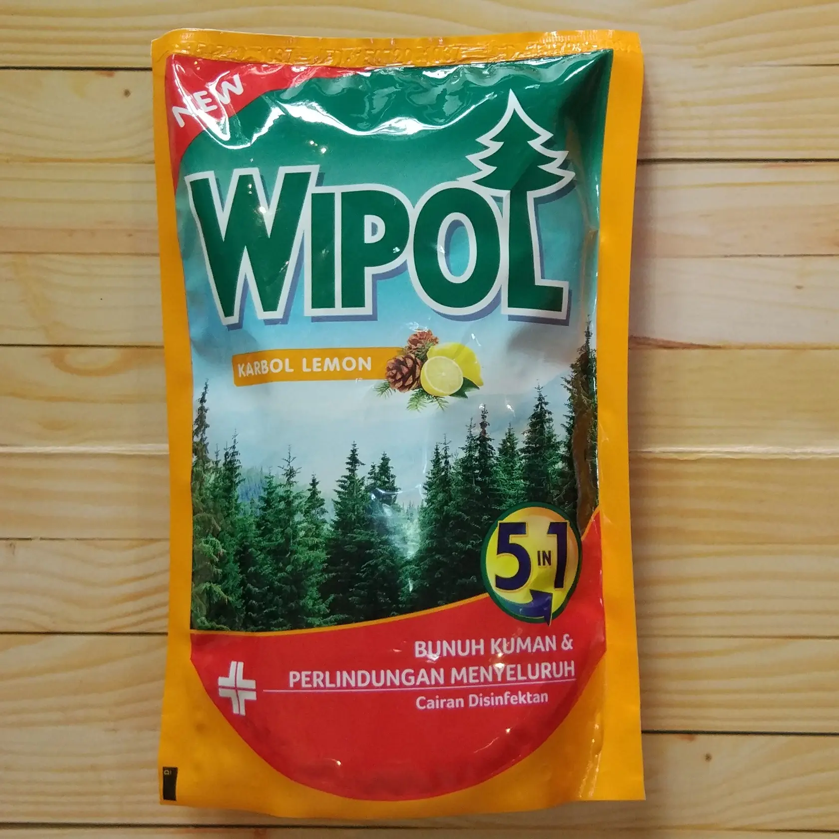 WIPOL Karbol Lemon Disinfektan 780ml