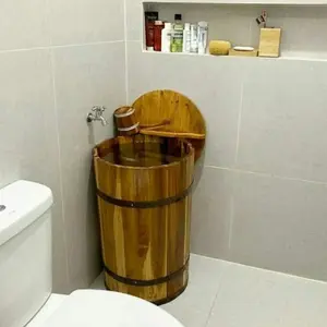 Bak mandi tutup T 70x40 cm+ gayung kayu