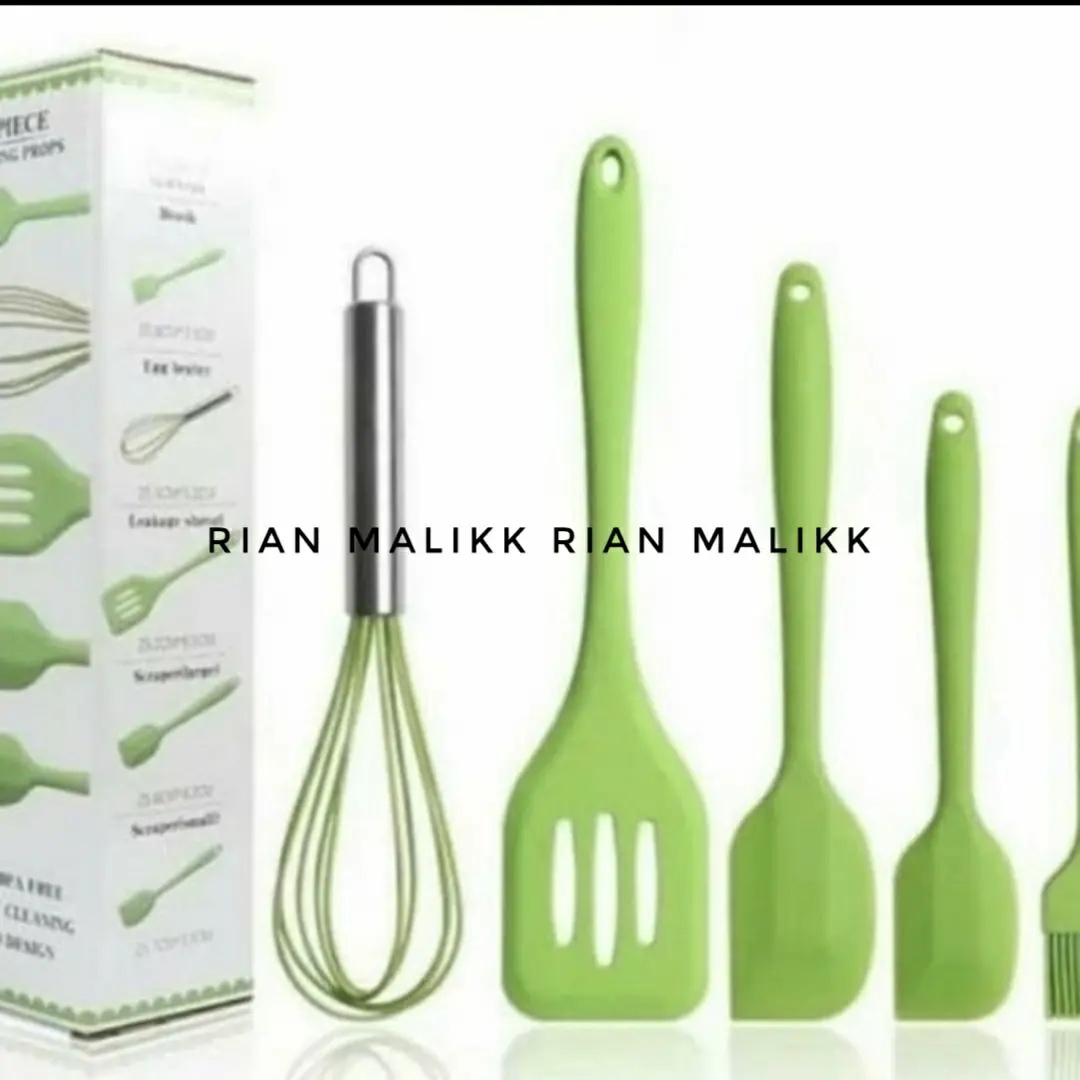 Baking props (5 piece ) 1 kocokan telur 1 kuas 3 sipatula