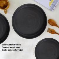 Gambar Naruna - Deep Plate Hitam Piring keramik dalam bisa untuk makanan sedikit berkuah sudah free sendok kayu dari Naruna Ceramic Kota Salatiga 1 Tokopedia