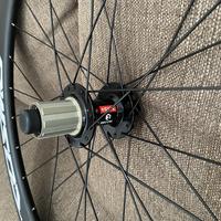 Gambar Wheelset Cosmo Carbon 700C Roadbike discbrake Hub SYTE dari Bos Fik Store Kota Administrasi Jakarta Barat 4 Tokopedia