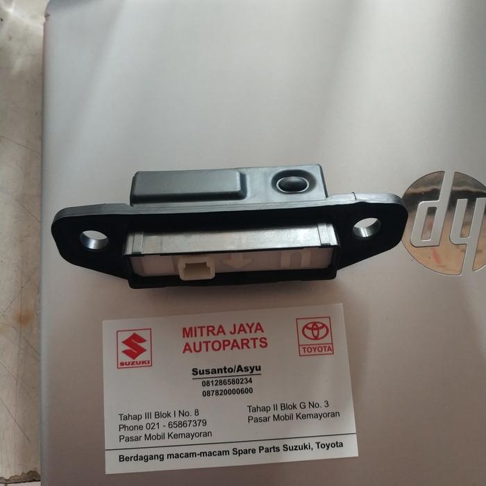 Gambar Switch pintu bagasi Handle pintu bagasi belakang Sienta Fortuner VRZ dari 39 Auto Parts Kota Administrasi Jakarta Utara Tokopedia