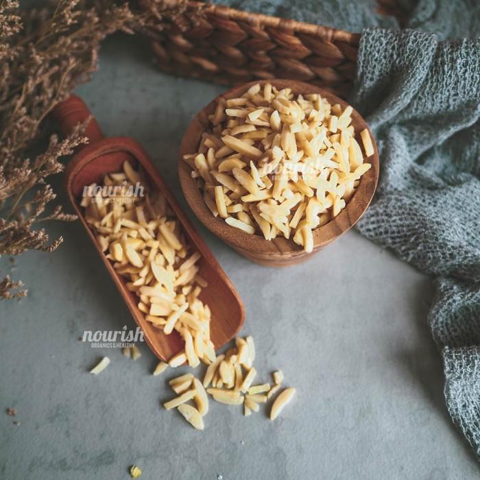 Gambar Almonds Blanched Slivered 100gr dari Nourish Indonesia Kota Administrasi Jakarta Barat Tokopedia