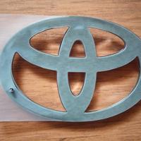 Gambar emblem logo toyota bagasi ori innova Fortuner Sienta 2016-2020 dari kdiant Kab. Boyolali 2 Tokopedia