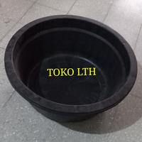Gambar BASKOM BAK KARET ANTI PECAH BULAT 70 CM / JOLANG HITAM BESAR / EMBER dari TOKO LTH_NEW Kota Bandung 1 Tokopedia