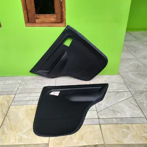 Doortrim Vitara Sidekick Bagian Tengah 1 pasang isi 2pcs Berkualitas