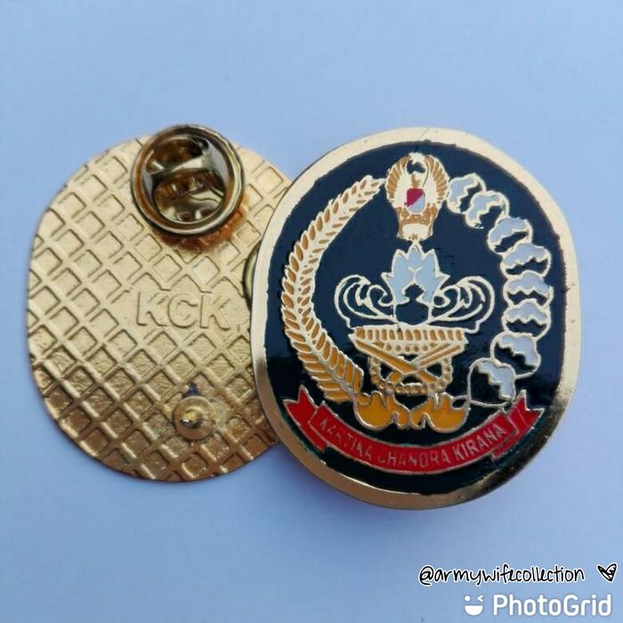 Gambar lencana pin persit kck tipis kuningan dari armywifecollection27 Kota Bandung Tokopedia