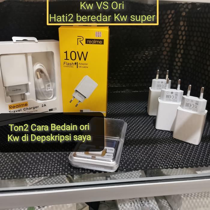 Gambar Charger Realme Copotan Realme 2, 2pro, 3, 5 Micro usb Bawaan hp mulus dari omjok Kota Administrasi Jakarta Utara Tokopedia
