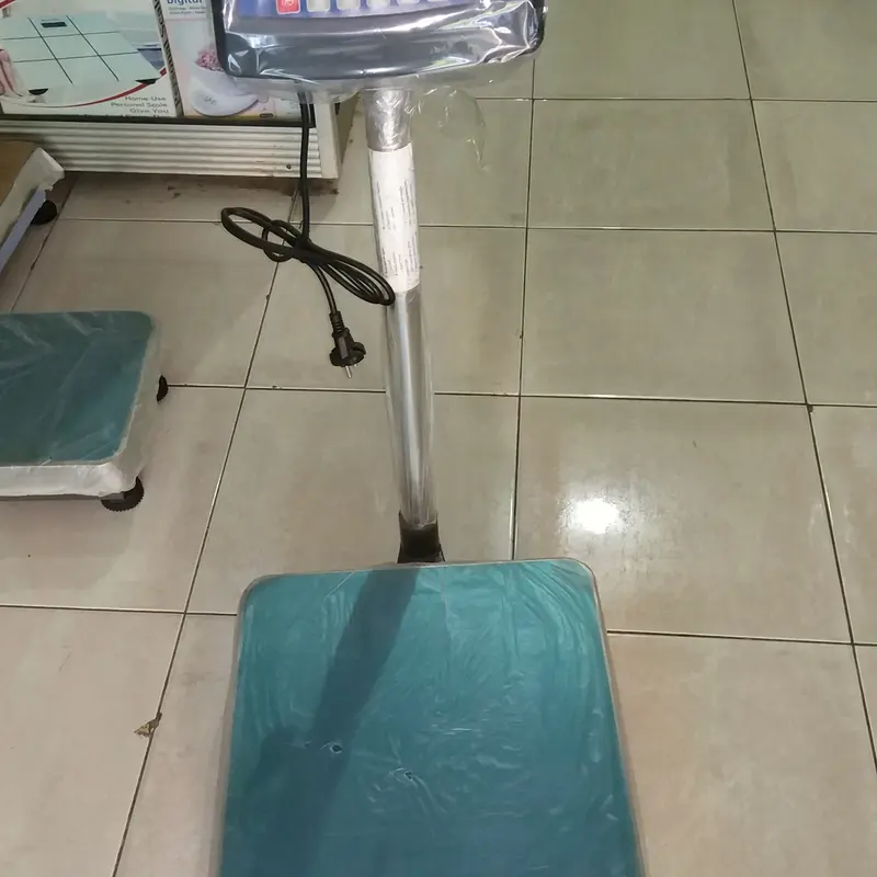 Timbangan Brg Digital Berdiri 150 kg x 10 gram/Timbangan Lantai CHQ150 1