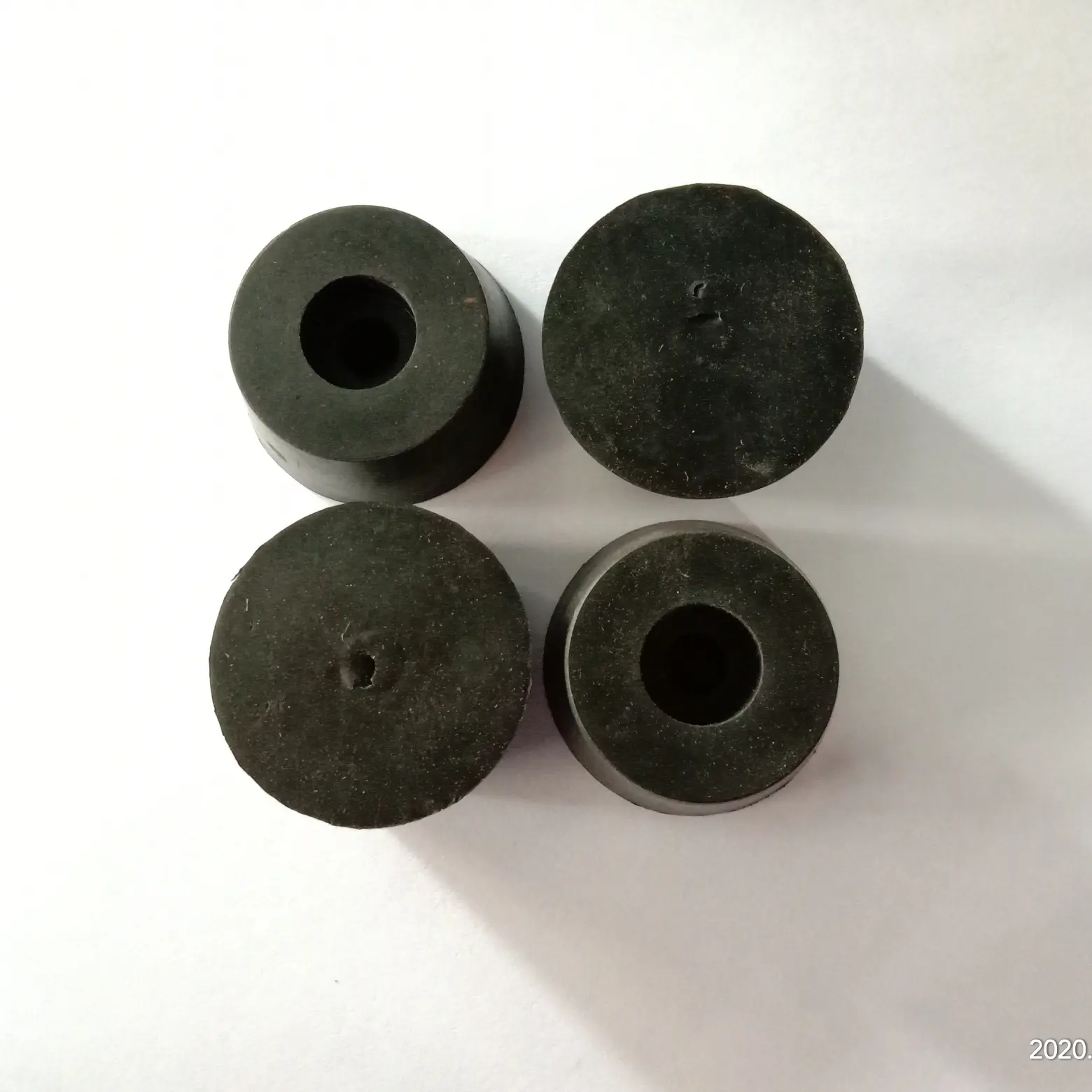Kaki Karet Box amplifier/box speaker Ukuran Sedang