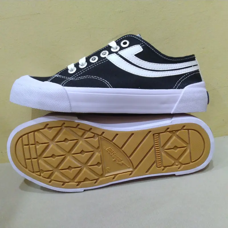 Sepatu johnson galaxy pro black white 1