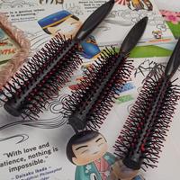 Gambar Sisir Blow Salon Gagang Hitam Impor Murah / Sisir Rambut / Sisir Premi dari its Tumbuh Berkah Kota Administrasi Jakarta Pusat 3 Tokopedia