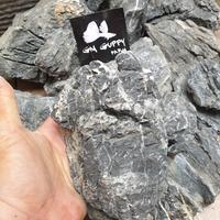 Gambar Batu Seiryu Black Grade A -+ Uk 10-18cm (Per Kg) - Hardscape Aquascape dari GM Guppy Farm Kab. Bekasi 2 Tokopedia