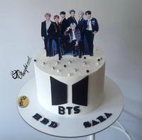 Gambar BTS Group Kpop Topper Cake Birthday / Hiasan Kue Ulang Tahun dari Juragan Topper Kota Administrasi Jakarta Barat 1 Tokopedia
