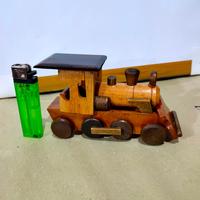 Gambar MINIATUR KERETA LOKOMOTIF KAYU - UK S MINI 15x5x8CM - PAJANGAN dari Mega Prambanan Craft Kab. Klaten 3 Tokopedia