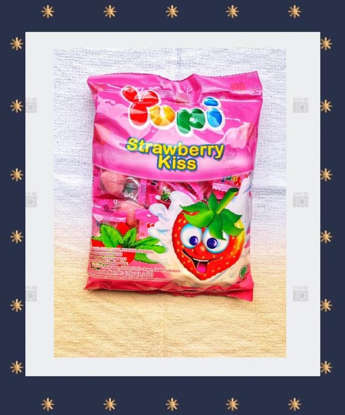 Gambar Yupi Strawberry Kiss Candy dari LomaLonceng Kota Magelang Tokopedia