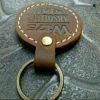 Gambar gantungan kunci kulit kawasaki w175 aksesoris motor kawasaki dari Marto Racing Kab. Bandung 1 Tokopedia