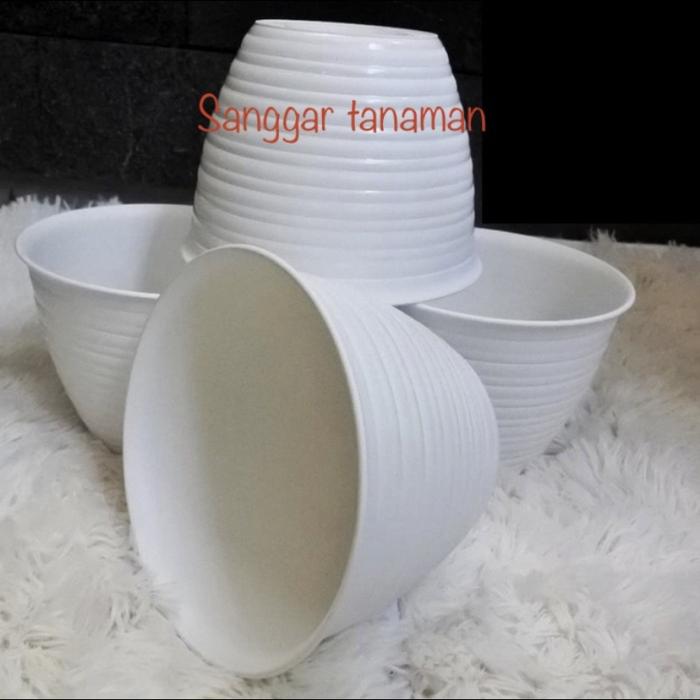 Gambar pot putih 24 dari SANGGAR TANAMAN Kota Administrasi Jakarta Utara Tokopedia