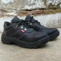 Gambar sepatu pria safety boots kickers Ryn low dari West Footwear Kab. Bandung 1 Tokopedia
