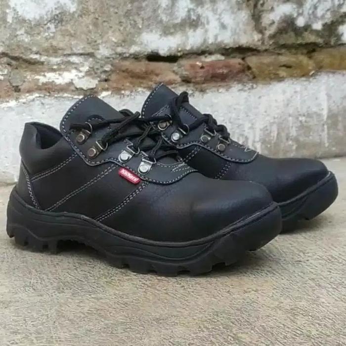 Gambar sepatu pria safety boots kickers Ryn low dari West Footwear Kab. Bandung Tokopedia