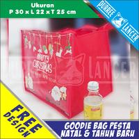 Gambar Goodie Bag Custom Tas Souvenir Natal dan Tahun baru Ukuran 30x22x25 cm dari purreelancer Kab. Kudus 2 Tokopedia