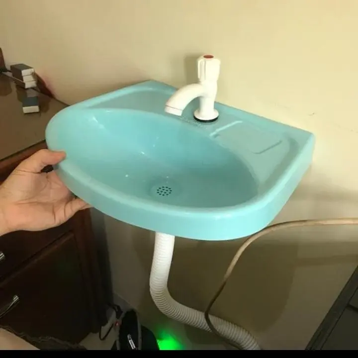 wastafel plastik ekonomis termasuk kran dan selang buang 1