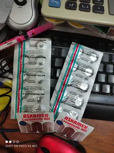 paket obat berput ikan discus 2 lembar askamex dan 2 lbr metrodinazole