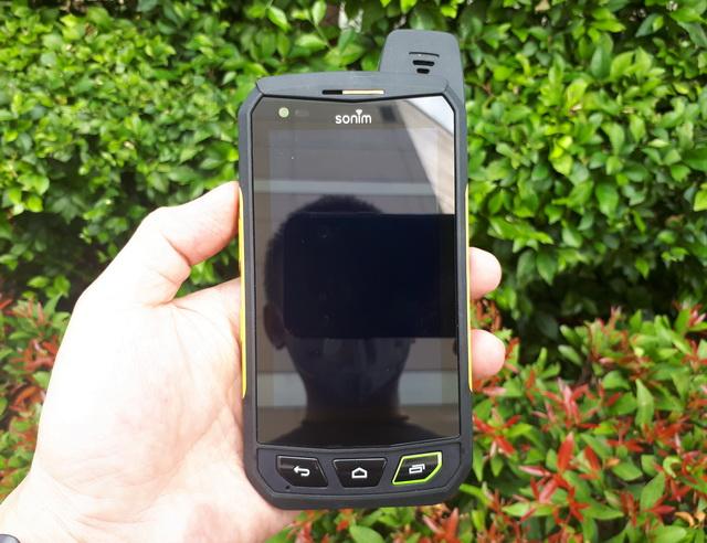 Gambar LCD Touchscreen Sonim XP7 XP7700 Plus Casing Frame Depan Original dari CNC phoneshop Kota Administrasi Jakarta Pusat Tokopedia